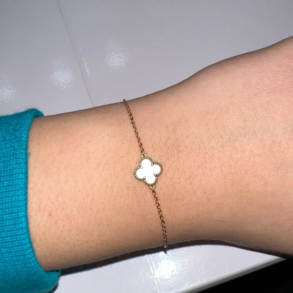 Van Cleef and Arpels Sweet Alhambra Bracelet. Mother of pearl 18k gold